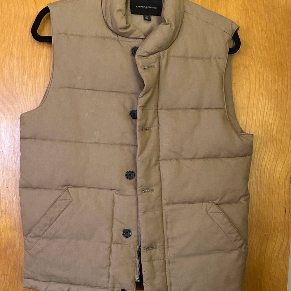 Banana Republic Men's Camel Quilted Puffer Vest